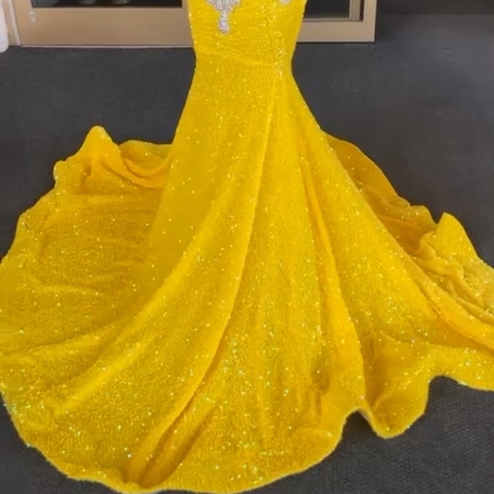 Prom dress - Picture 3 of 5